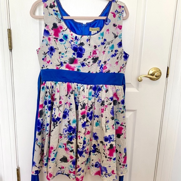 Pink and Blue Floral Dress from LuLu’s Size Large - Picture 2 of 13